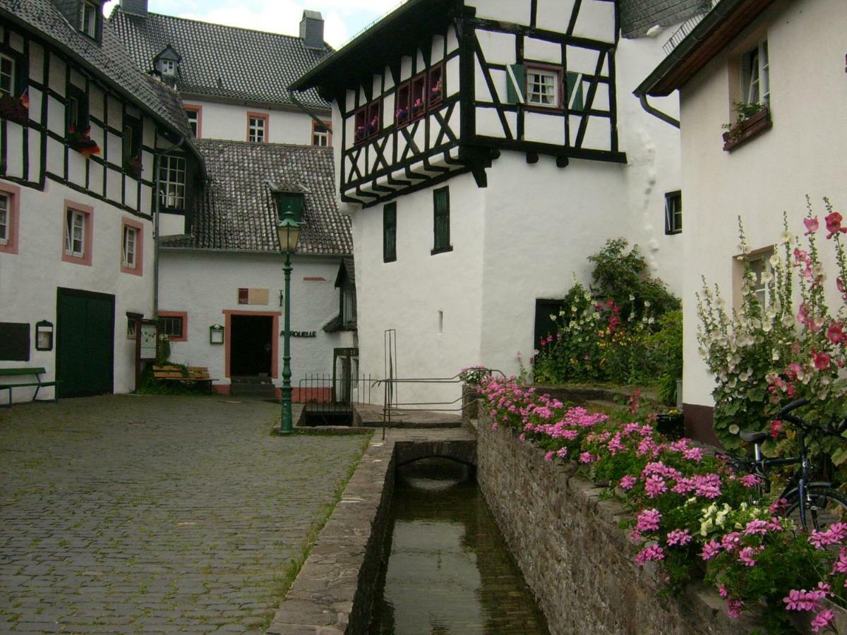 Gaestehaus Fries Blankenheim  Bagian luar foto